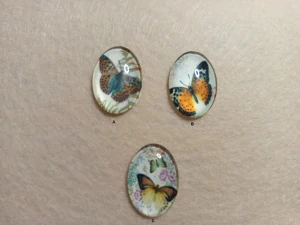 Skleněný kabošon 25 x 18 mm motýli - 1 ks
