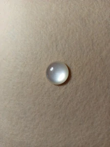 Akrylový kabošon 20 mm bílý - 1 ks