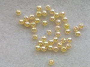 Perličky 6 mm - nejsv. žlutá