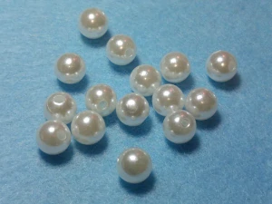 Perličky 10 mm - bílá