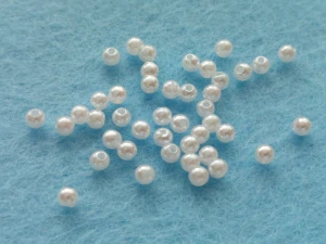 Perličky 4 mm - bílá