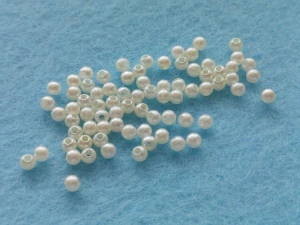 Perličky 4 mm - bílá, mat