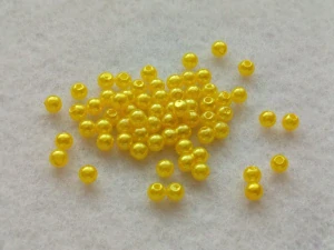 Perličky 4 mm - stř. žlutá