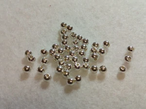 Perličky 4 mm - stříbrný pokov