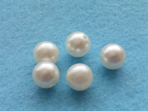 Perličky 18 mm - bílá