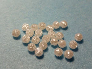 Kulička růžička 8 mm - bílá
